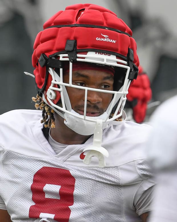 Razorbacks tight end Ty Washington during practice Monday morning on the outdoor practice field
